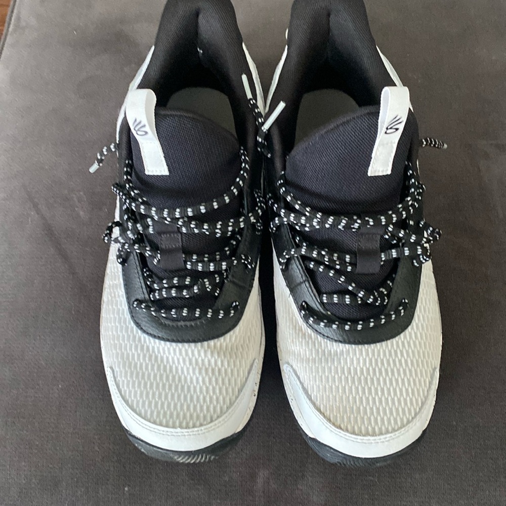 Curry Sneakers
